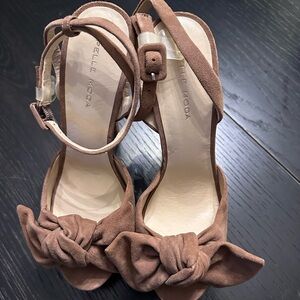 Pelle Moda knot front strap sandal, size 8 NEW